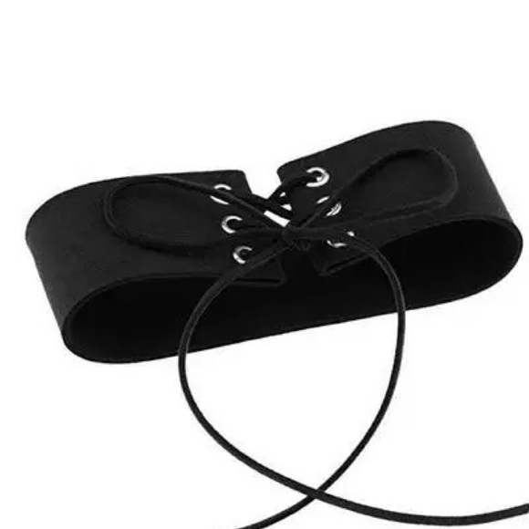 Gothic Suede Lace Up Choker Necklace Kardashian - Picture 4 of 16